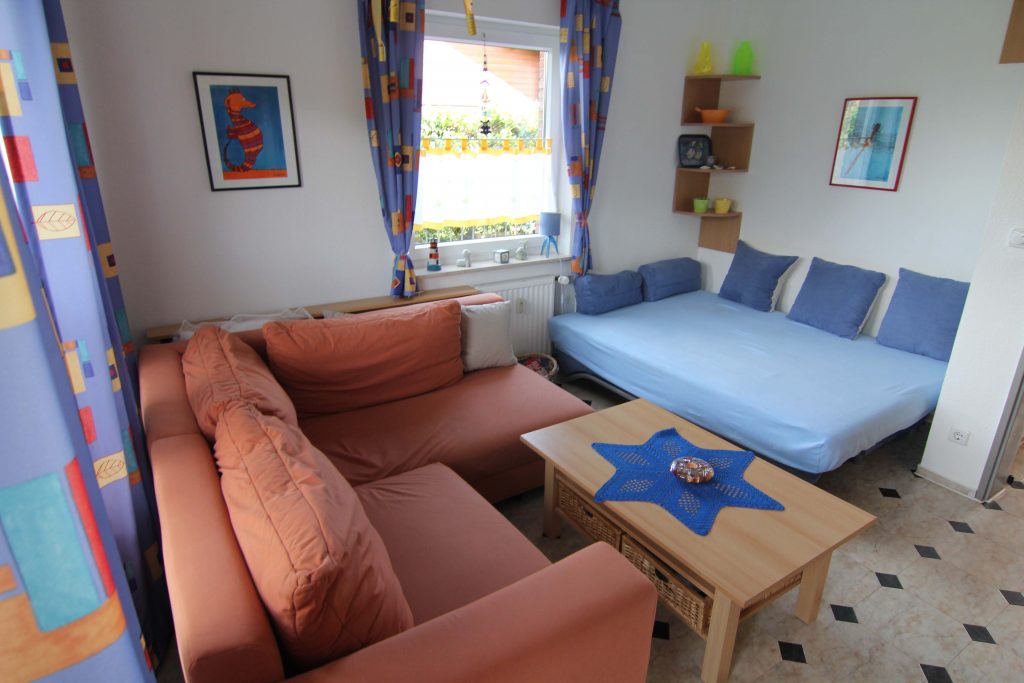 Wohnzimmer mit Blick in den Garten